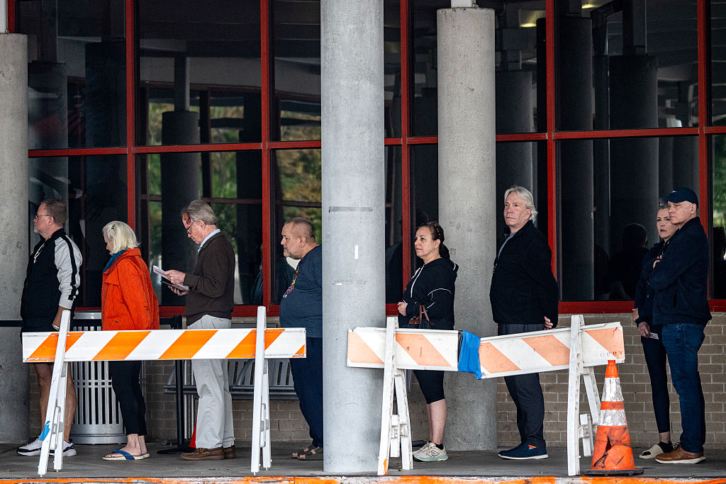 Skôr ako pôjdete voliť, spoznajte svoje práva a uložte si tieto telefónne čísla